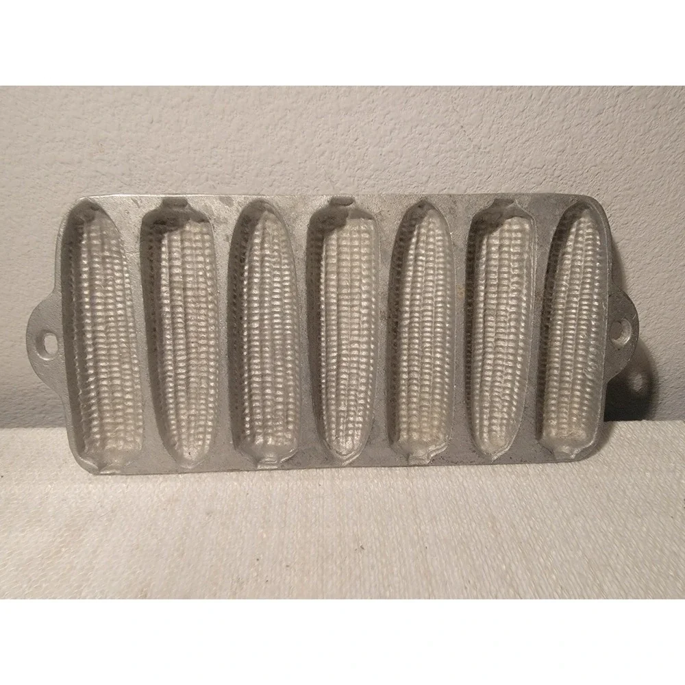Vintage Antique Cast Iron 7 Ear Cornbread Corn Stick Muffin Pan‎ Corn Bread Mold